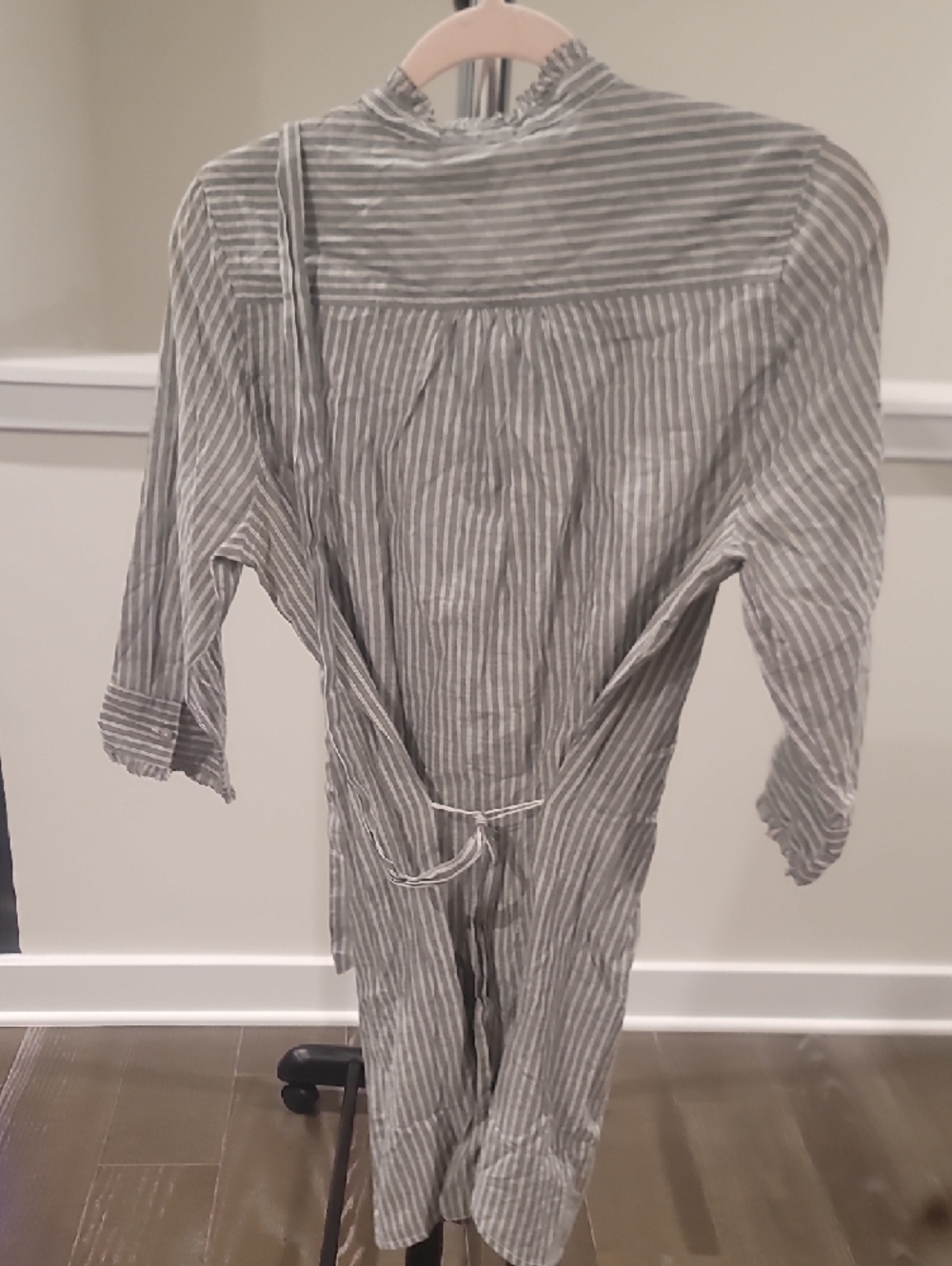 Converse One Star Gray and White Striped Top - Picture 3 of 3